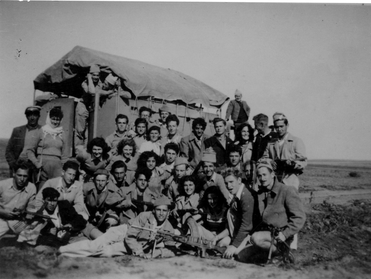 ליווי שיירות