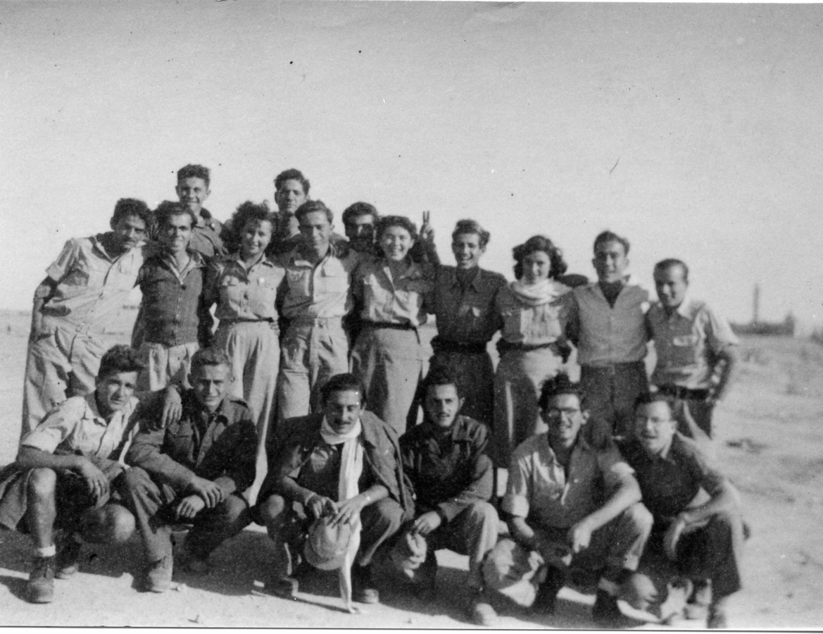 מפגשים חברתיים וטיולים של חברי ההכשרה לאחר תום מלחמת העצמאות(1949)