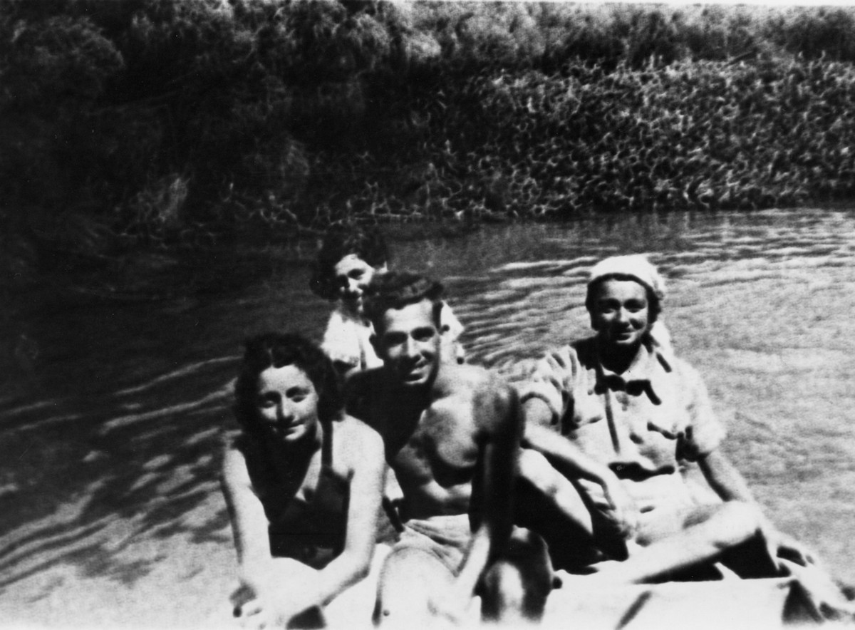 במשק הפועלות - נהלל