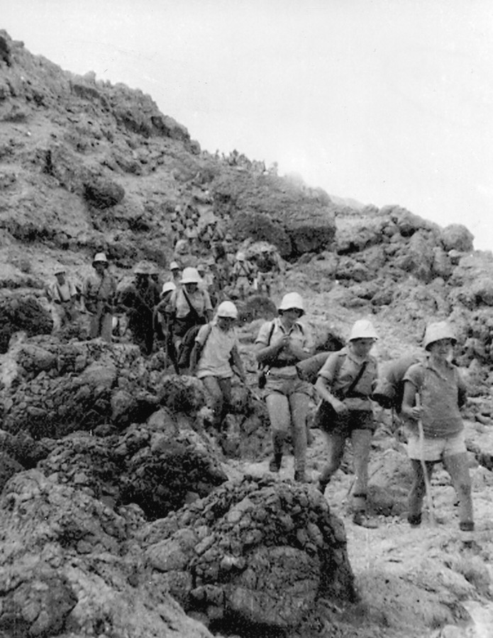 מסעות למצדה 1943 , 1944