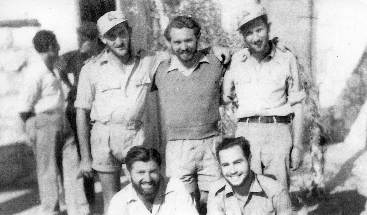 בין לבין מצטלמים