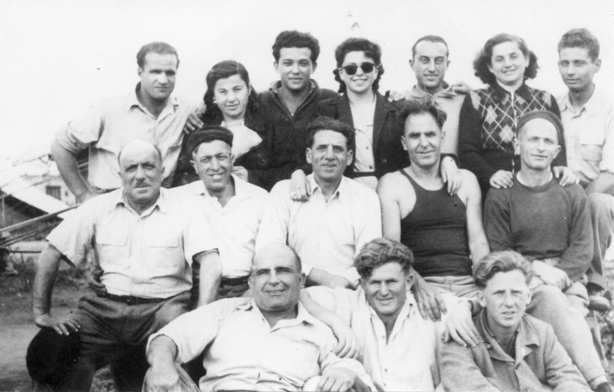 אוניות המשיכו להביא מאפילים,המחנות היתמלאו עד אפס מקום