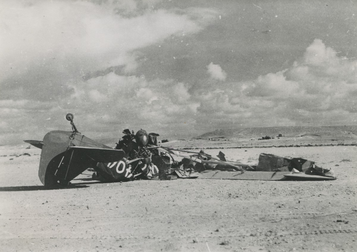 ניר-עם. מטה חטיבת הנגב, בסיס טייסת הנגב.