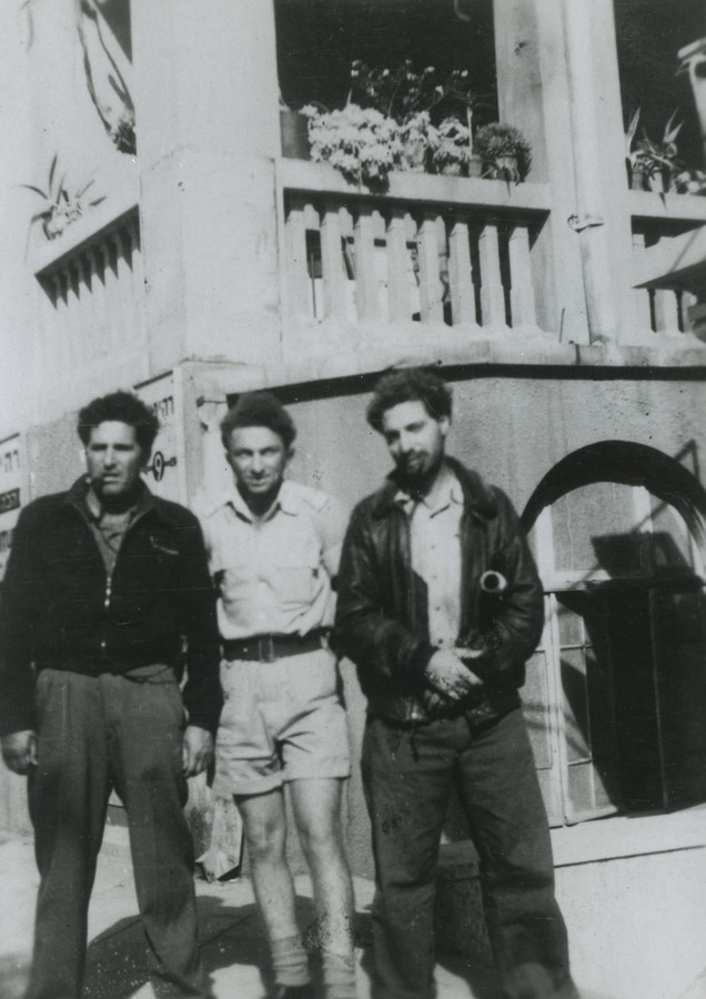 ניר-עם. מטה חטיבת הנגב, בסיס טייסת הנגב.