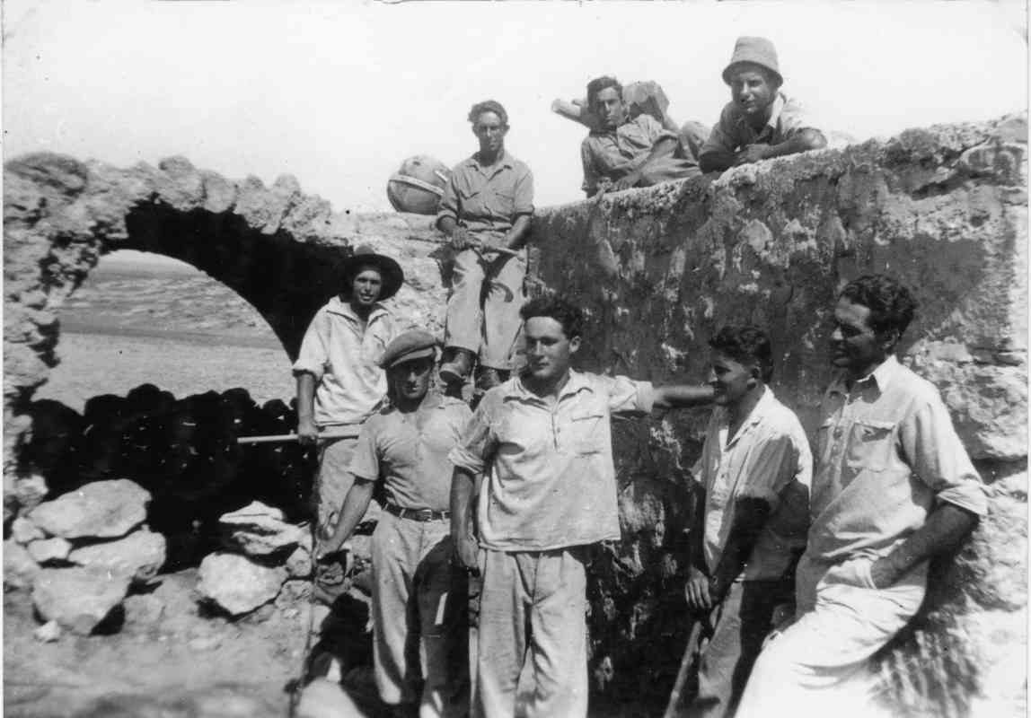 בכפר מנחם, אימונים וסיורים